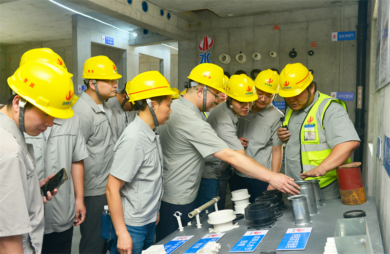 为进一步推进优质客户高效履约，提升交付品质、达成客户满意，2025年6月25日，BBIN宝盈建设集团在上海组织召开2025年越秀地产、华润置业客户履约推进会。